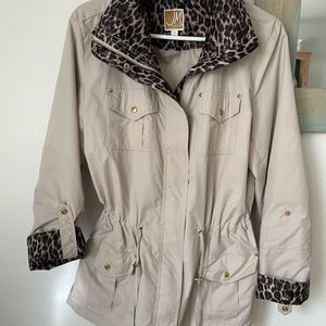 Jacket/rain jacket- JM - Med. Animal Print details/beige.